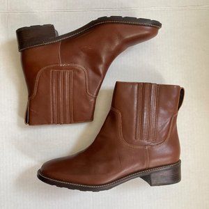 L.L. Bean brown leather Chelsea ankle boot 9.5 W